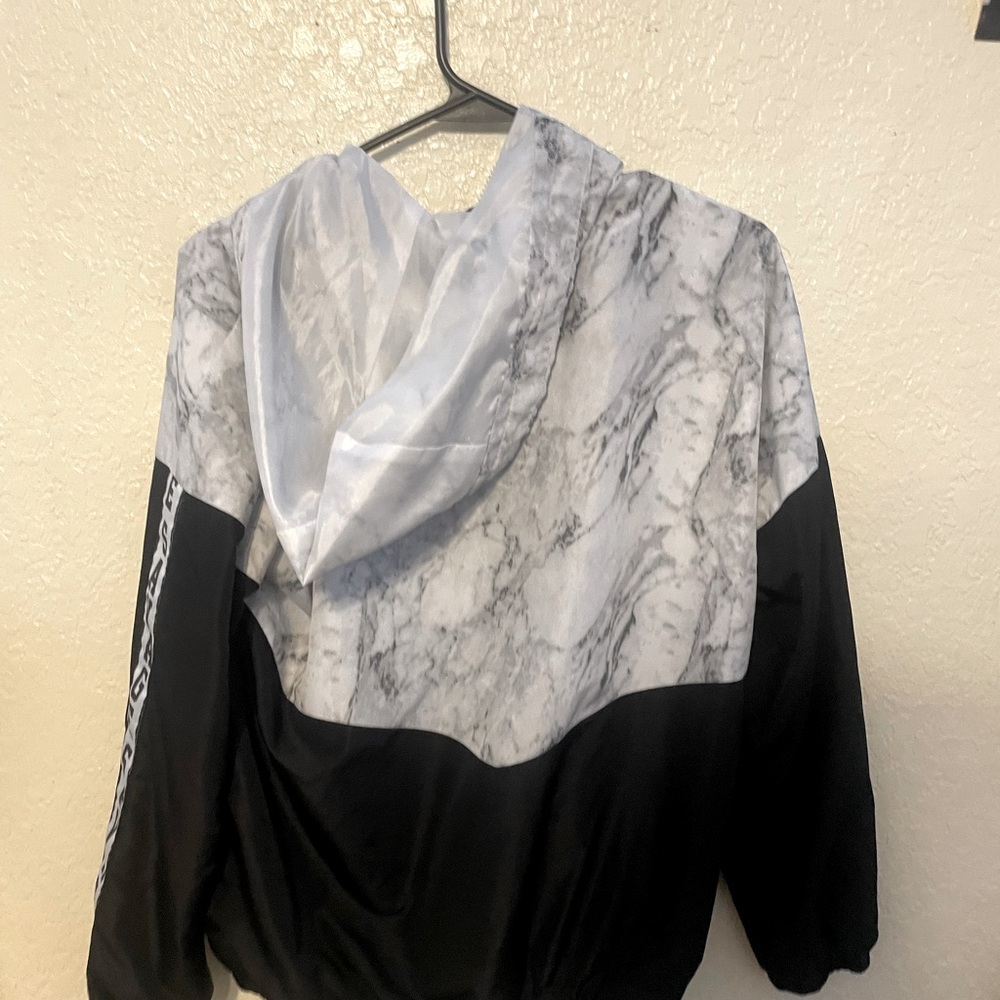 Half zip up pullover - Picture 2 of 2